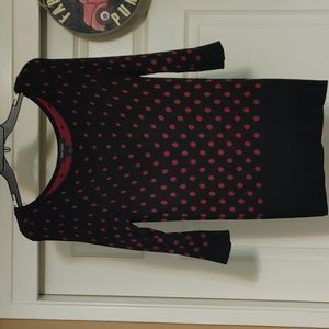 Sweater black and read polka dots